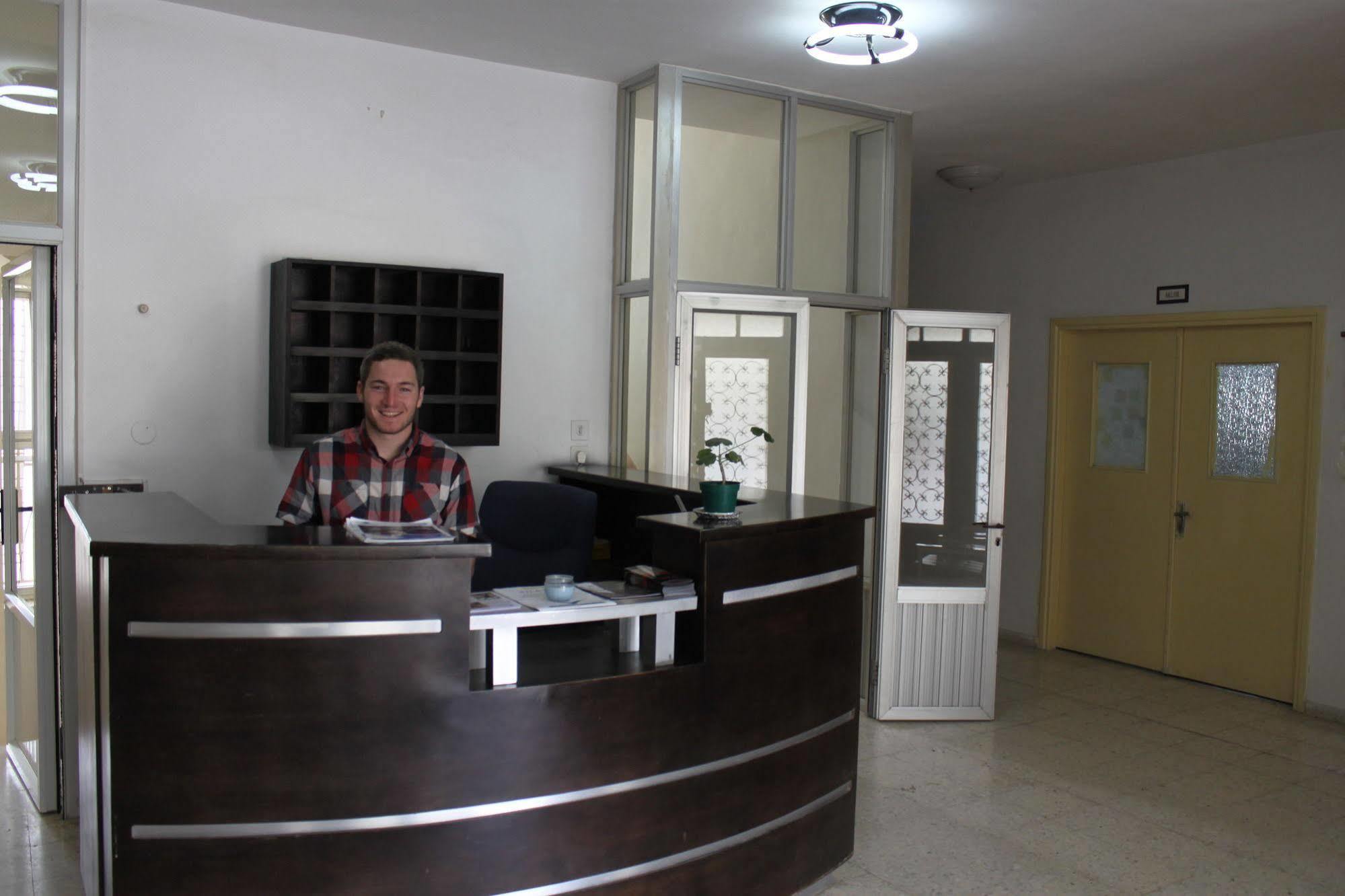 St Andrew'S Guesthouse - Рамалла Екстер'єр фото