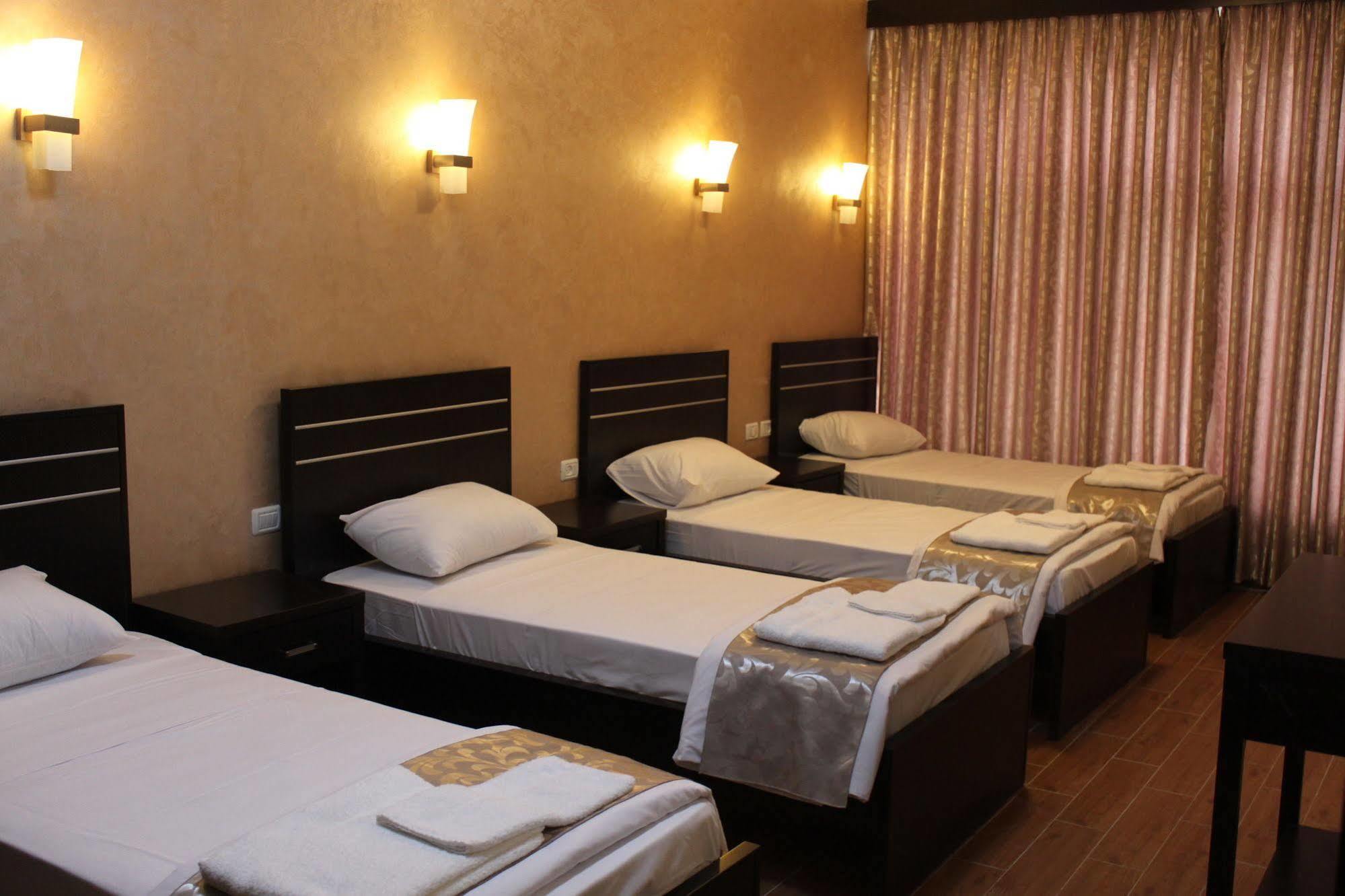 St Andrew'S Guesthouse - Рамалла Екстер'єр фото